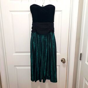 VINTAGE 90's LAURA ASHLEY GOTH FAIRY DRESS BLACK VELVET STRAPLESS FOIL G…
